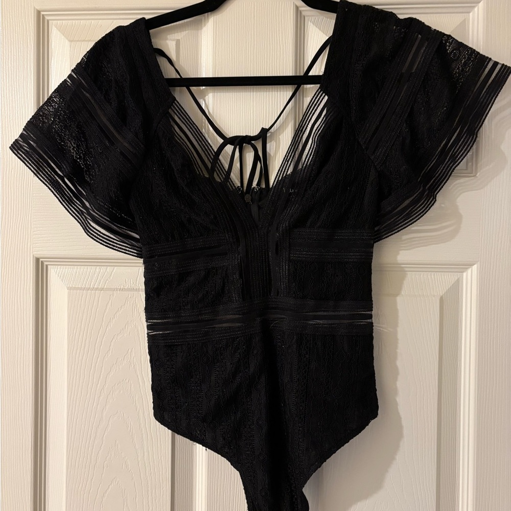 Lulu's Black Asymmetrical Bodysuit with Flutter Sleeves XS